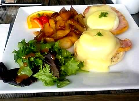 Eggs Benny